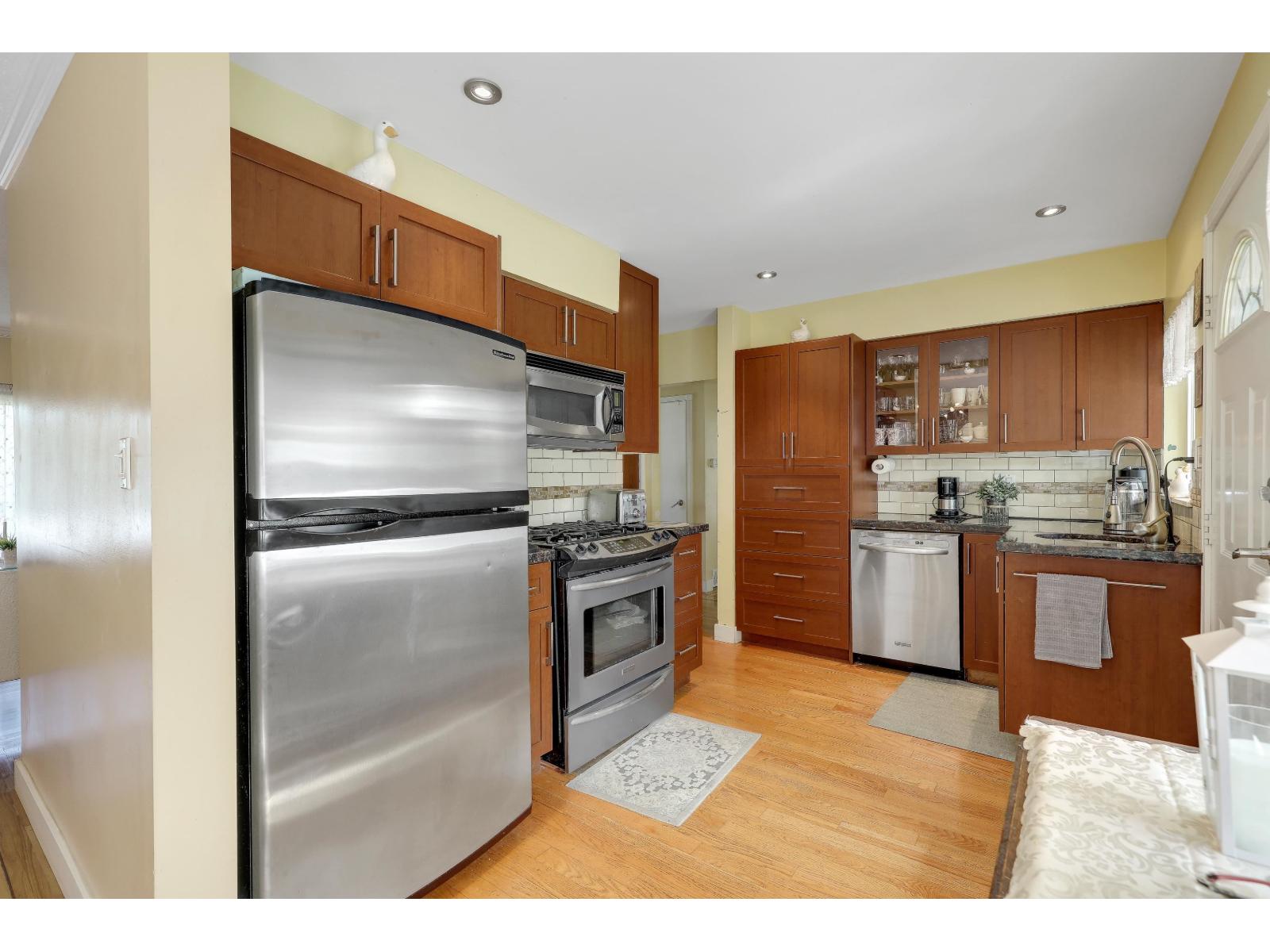 11230 LANSDOWNE DRIVE, Surrey, British Columbia
