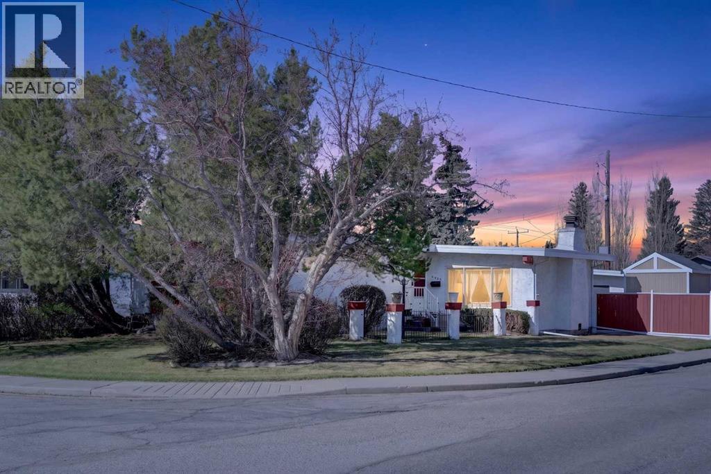 6451 70 Street NW, Calgary, Alberta