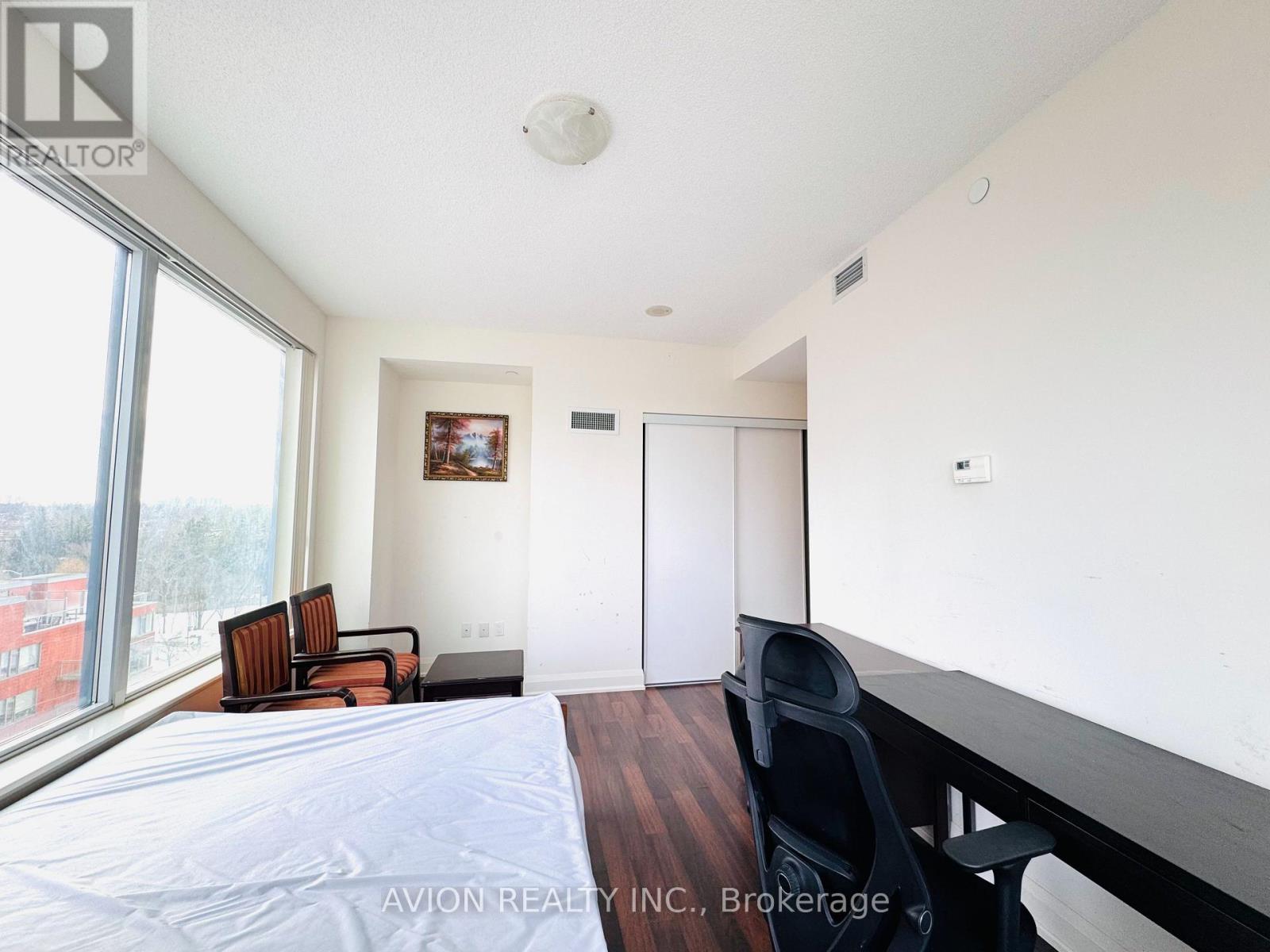 Masterbedroom 702 - 68 Canterbury Place, Toronto, Ontario  M2N 0H8 - Photo 3 - C13106414