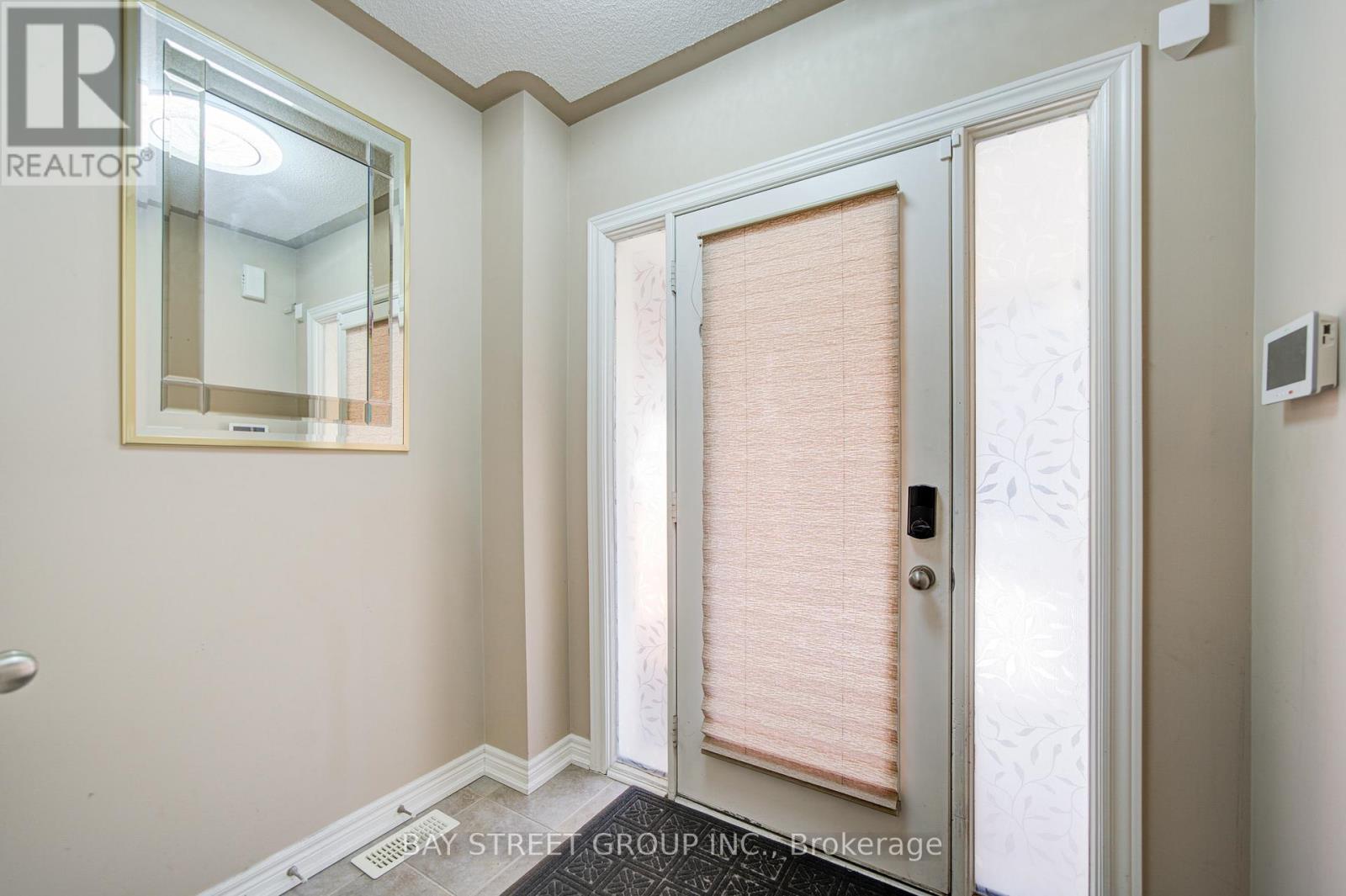 22 Latitude Lane, Whitchurch-Stouffville, Ontario  L4A 0T1 - Photo 3 - N13106434