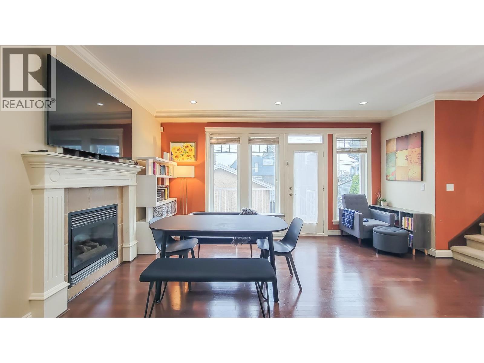 203 E 18th Street, North Vancouver, British Columbia  V7L 2X7 - Photo 4 - R3112646