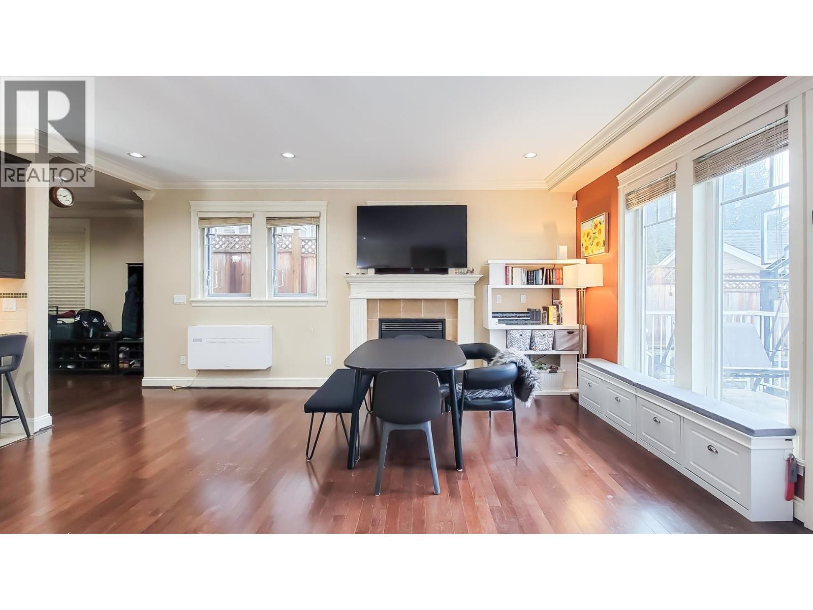 203 E 18th Street, North Vancouver, British Columbia  V7L 2X7 - Photo 5 - R3112646