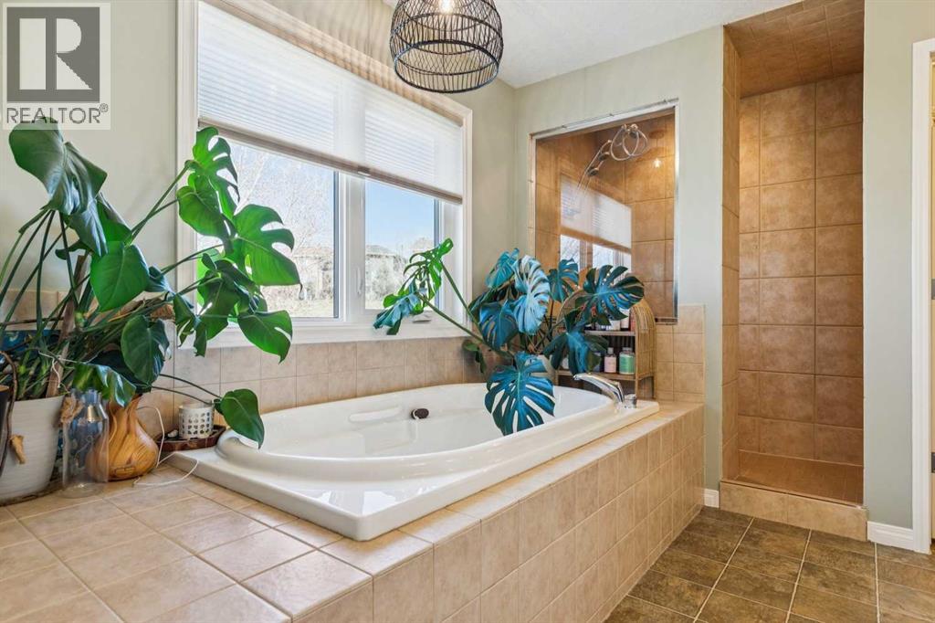 444 Royal Oak Circle Nw, Calgary, Alberta  T3G 4X8 - Photo 25 - A2309423