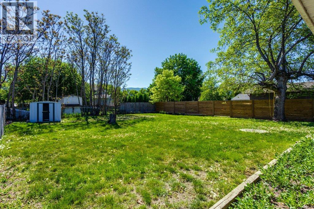 2559 Benvoulin Road, Kelowna, British Columbia  V1W 2C9 - Photo 38 - 10386475