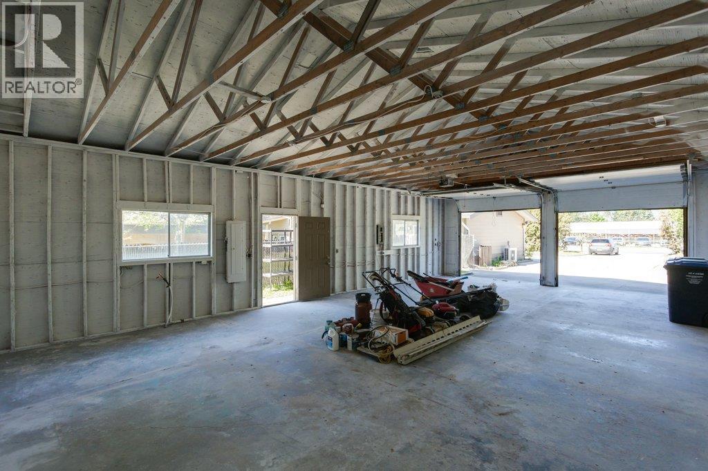 2559 Benvoulin Road, Kelowna, British Columbia  V1W 2C9 - Photo 30 - 10386475
