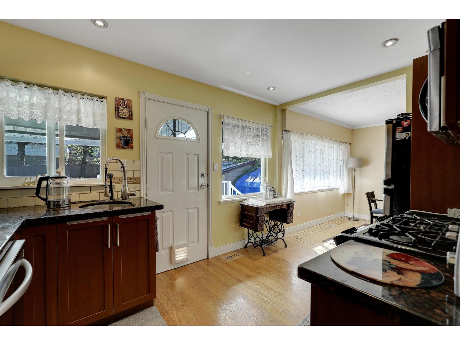 11230 Lansdowne Drive, Surrey, British Columbia  V3R 4Z7 - Photo 5 - R3121614