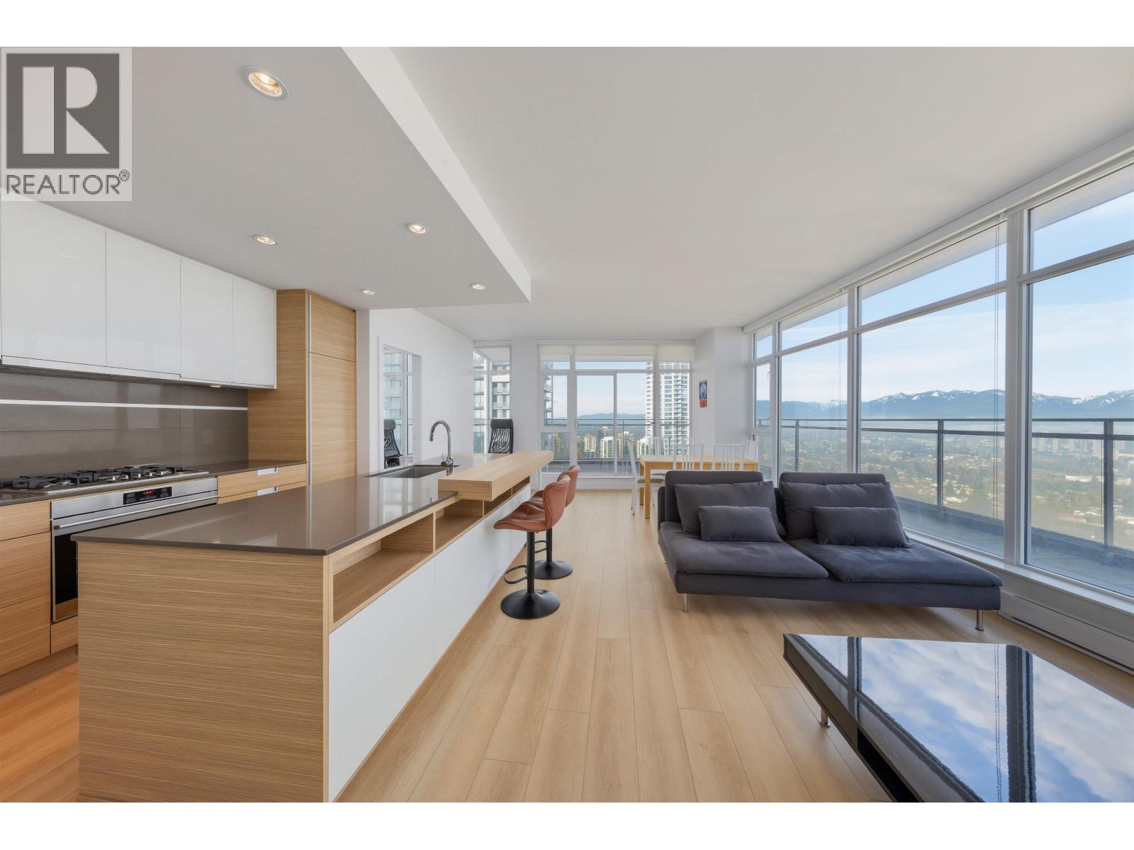 3503 4688 Kingsway, Burnaby, British Columbia  V5H 0E9 - Photo 1 - R3077939