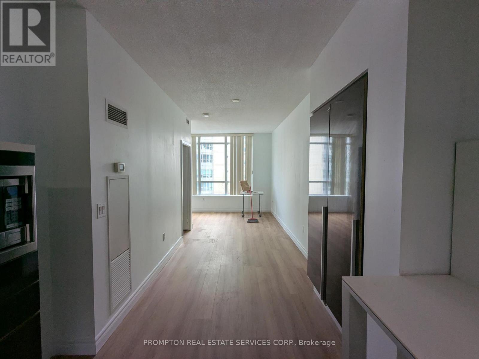 615 - 38 Dan Leckie Way, Toronto, Ontario  M5V 2V6 - Photo 3 - C13106448
