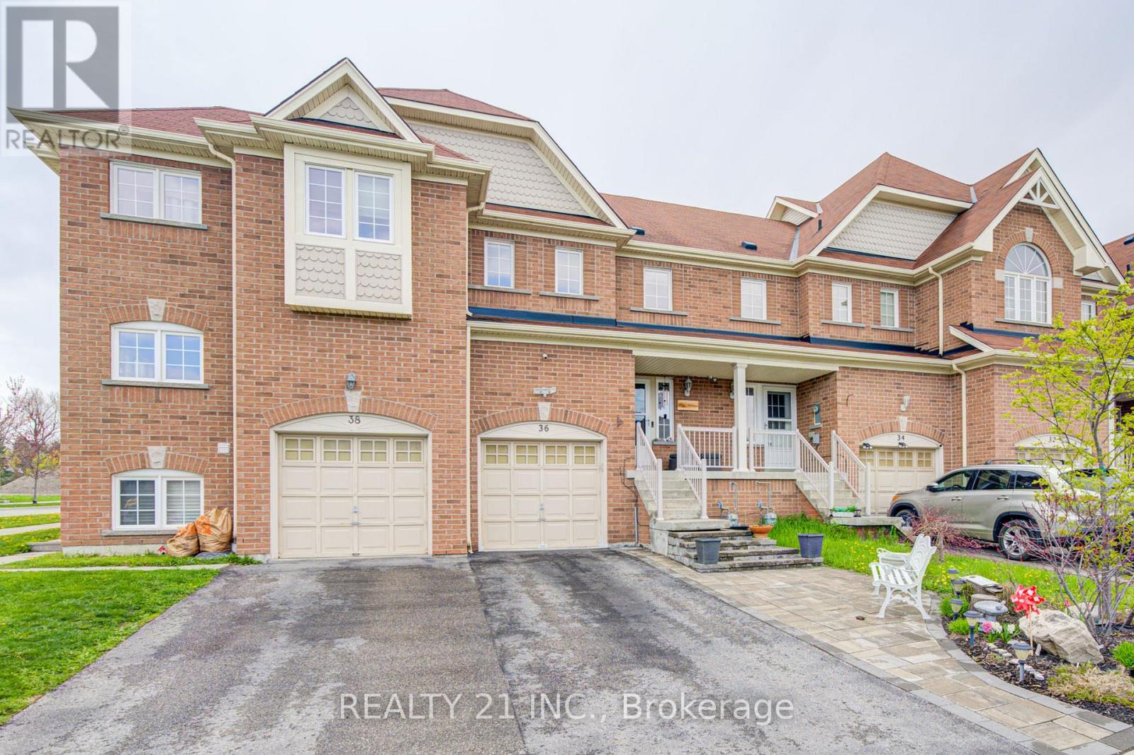 36 Lurcook Street, Ajax, Ontario  L1S 0E5 - Photo 2 - E13106460