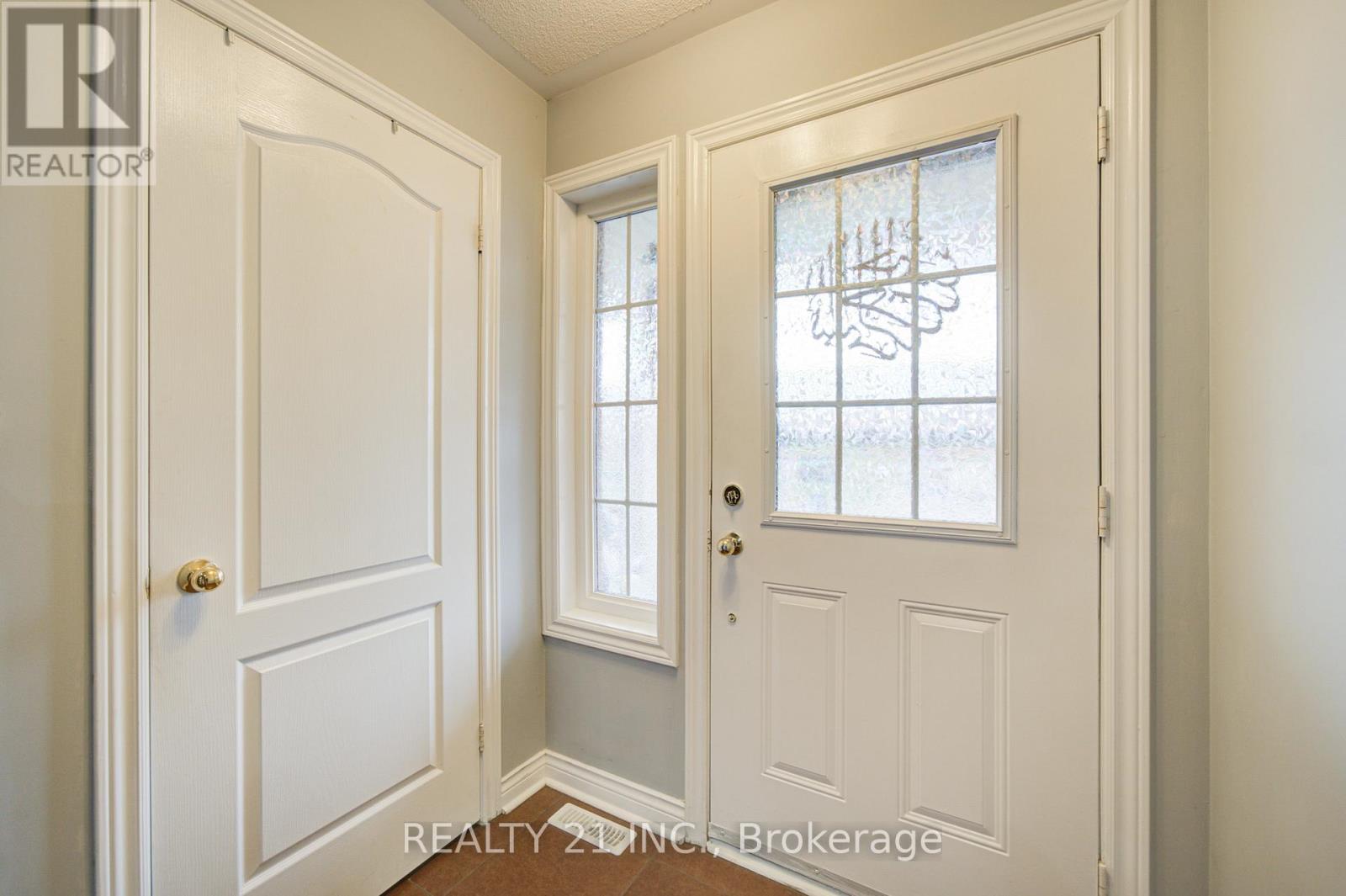 36 Lurcook Street, Ajax, Ontario  L1S 0E5 - Photo 4 - E13106460