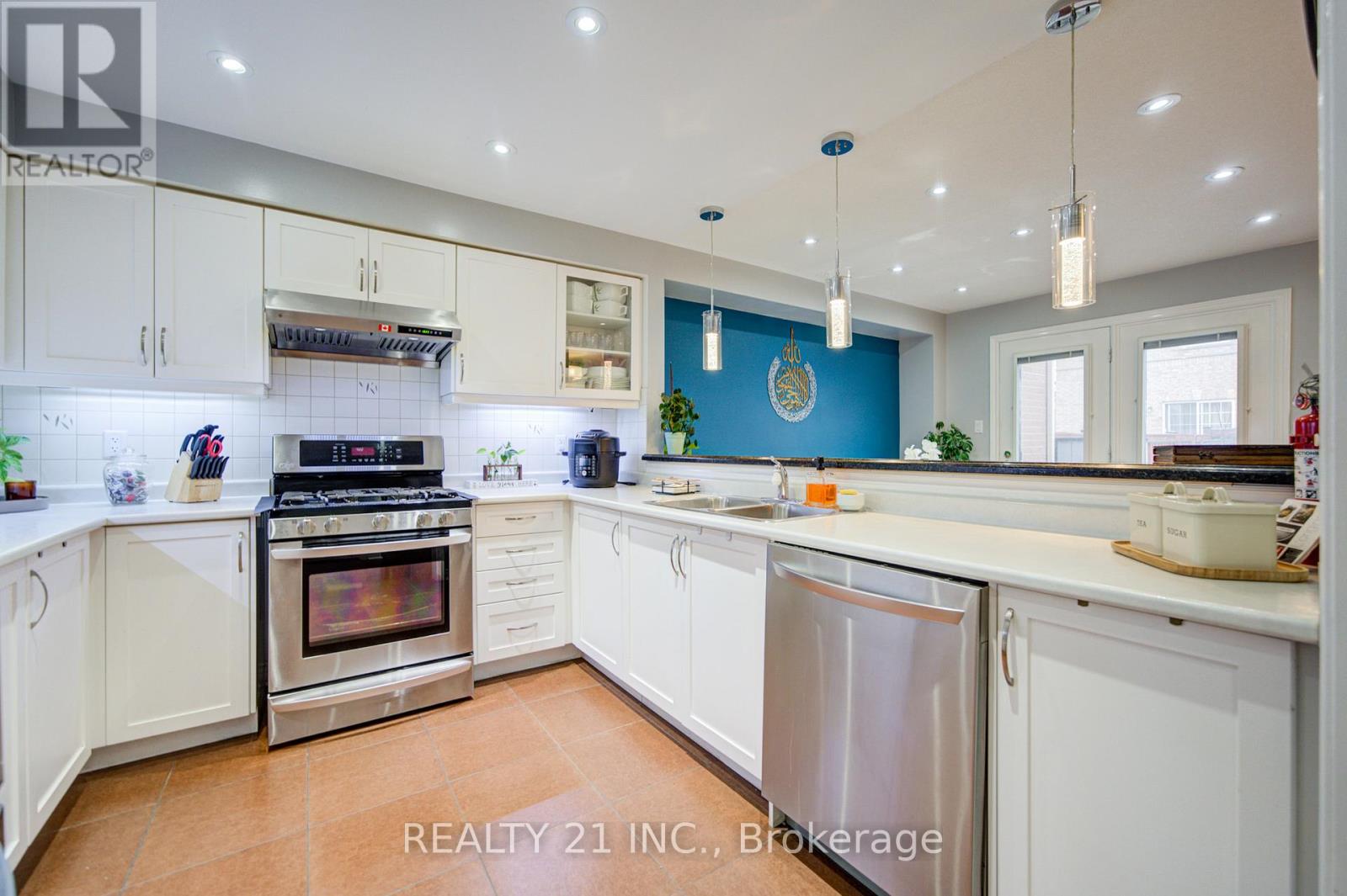 36 Lurcook Street, Ajax, Ontario  L1S 0E5 - Photo 8 - E13106460
