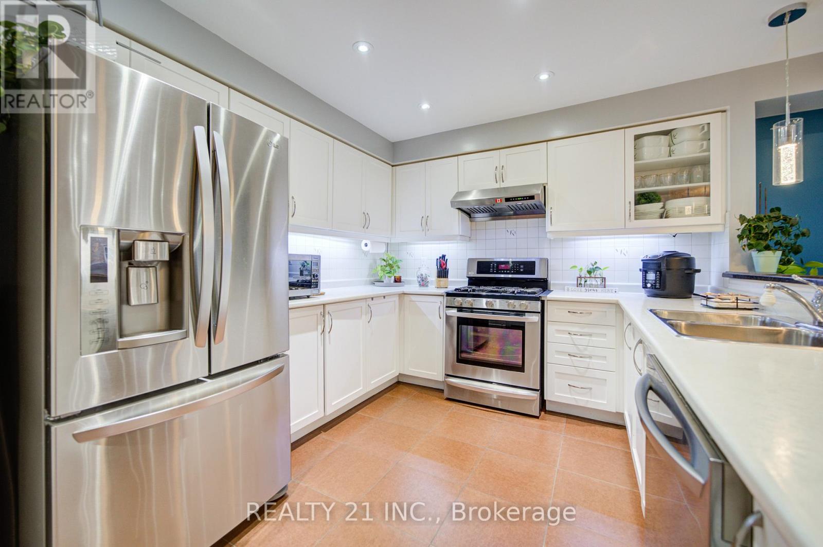36 Lurcook Street, Ajax, Ontario  L1S 0E5 - Photo 9 - E13106460