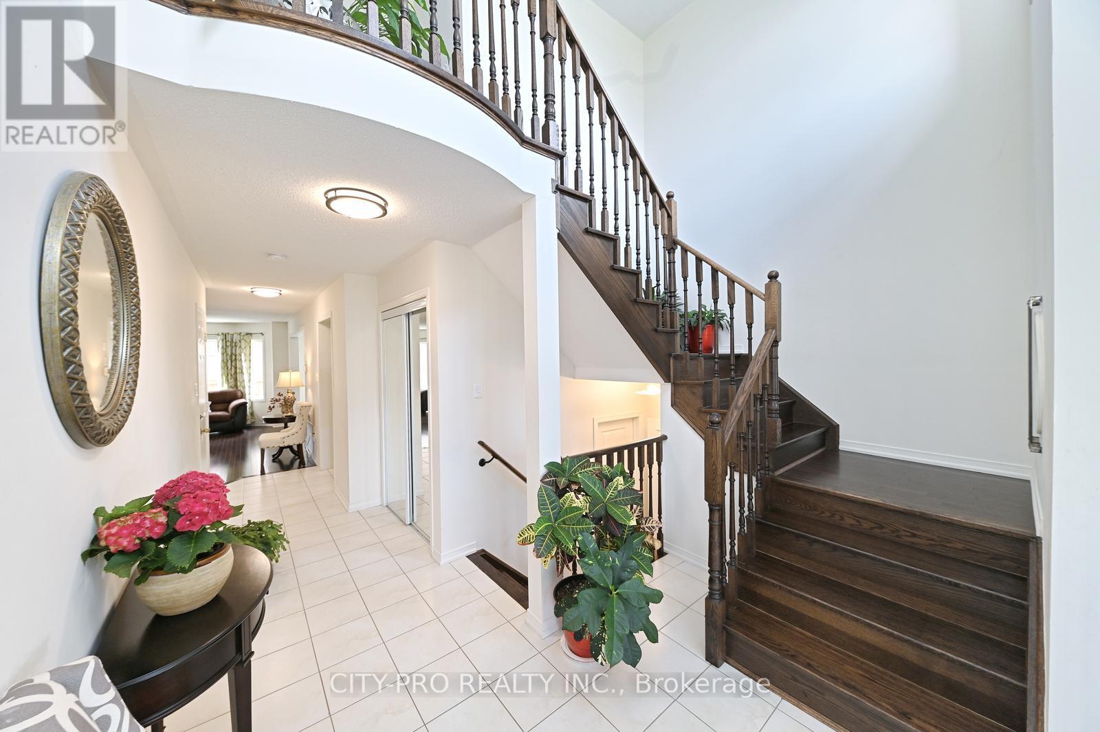 230 Duncan Lane, Milton, Ontario  L9T 8B6 - Photo 7 - W13106452