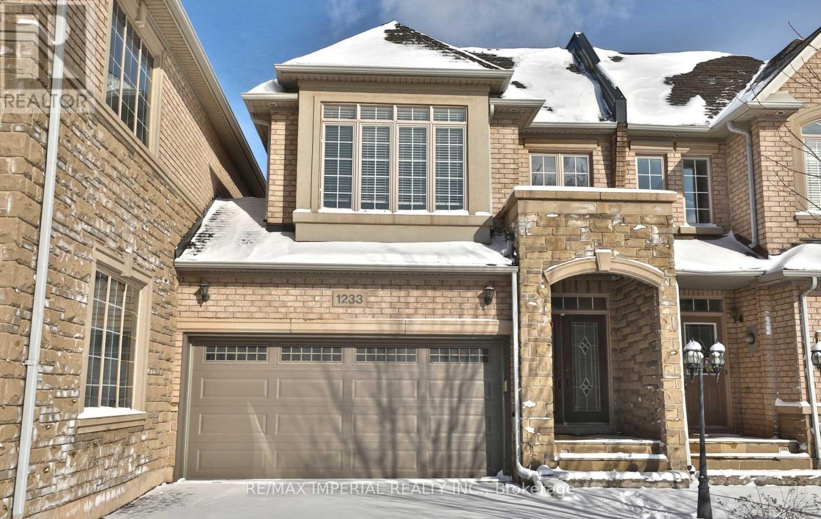 1233 AGRAM DRIVE, Oakville, Ontario