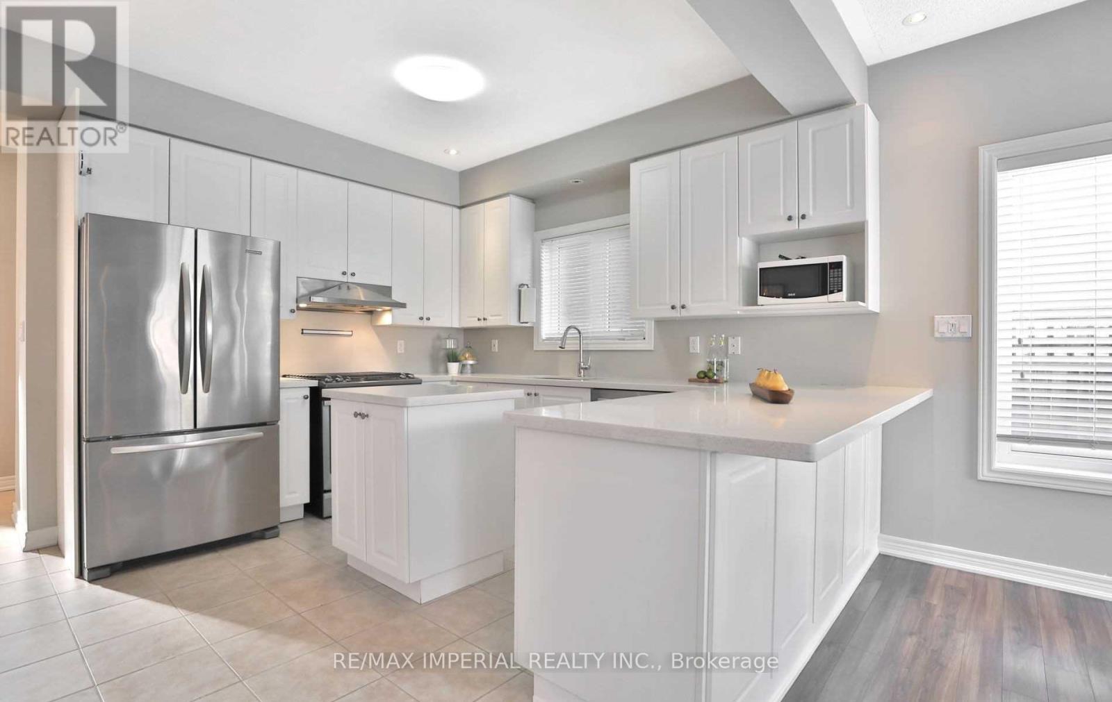 1233 Agram Drive, Oakville, Ontario  L6H 7P1 - Photo 6 - W13106470