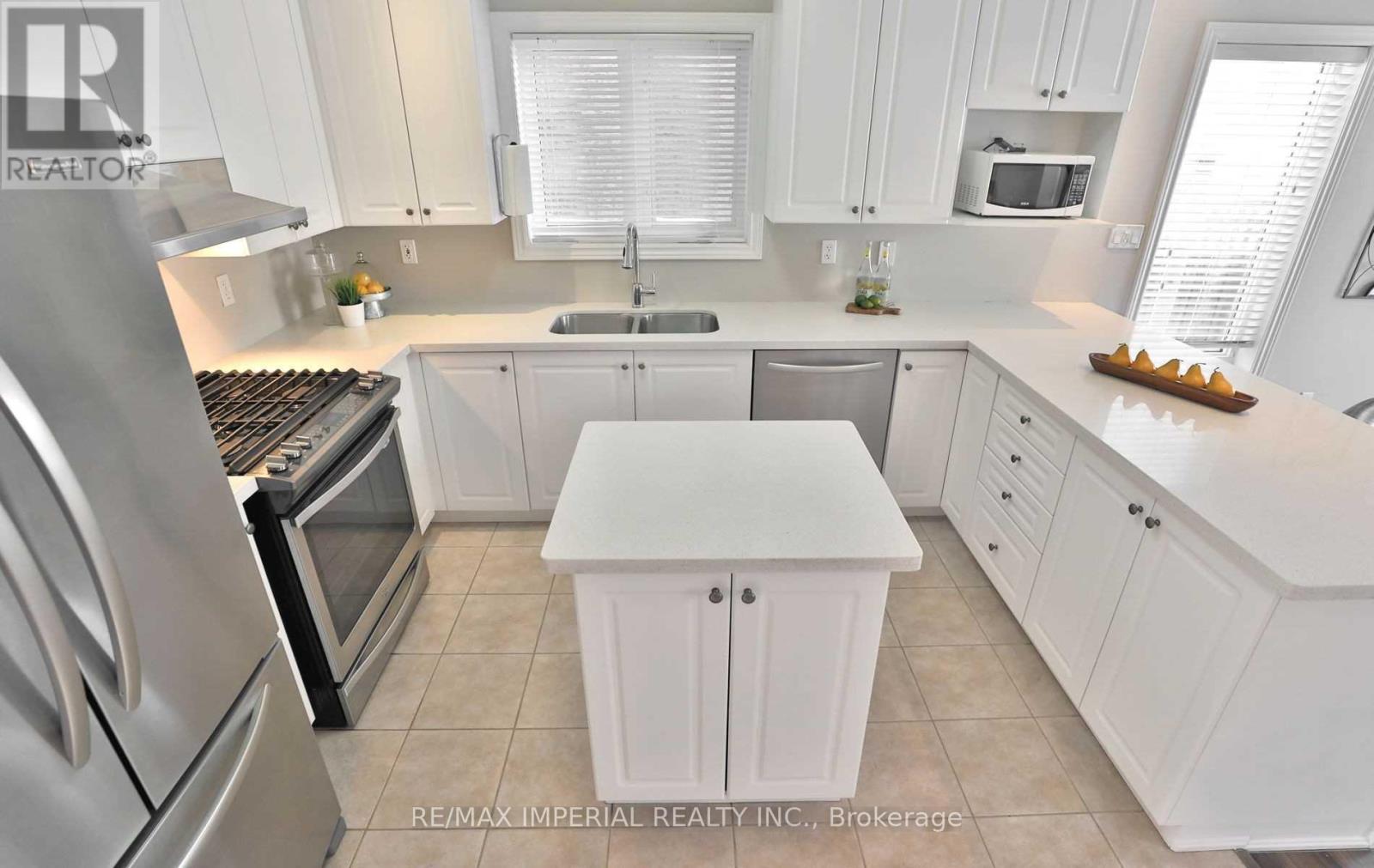 1233 Agram Drive, Oakville, Ontario  L6H 7P1 - Photo 7 - W13106470