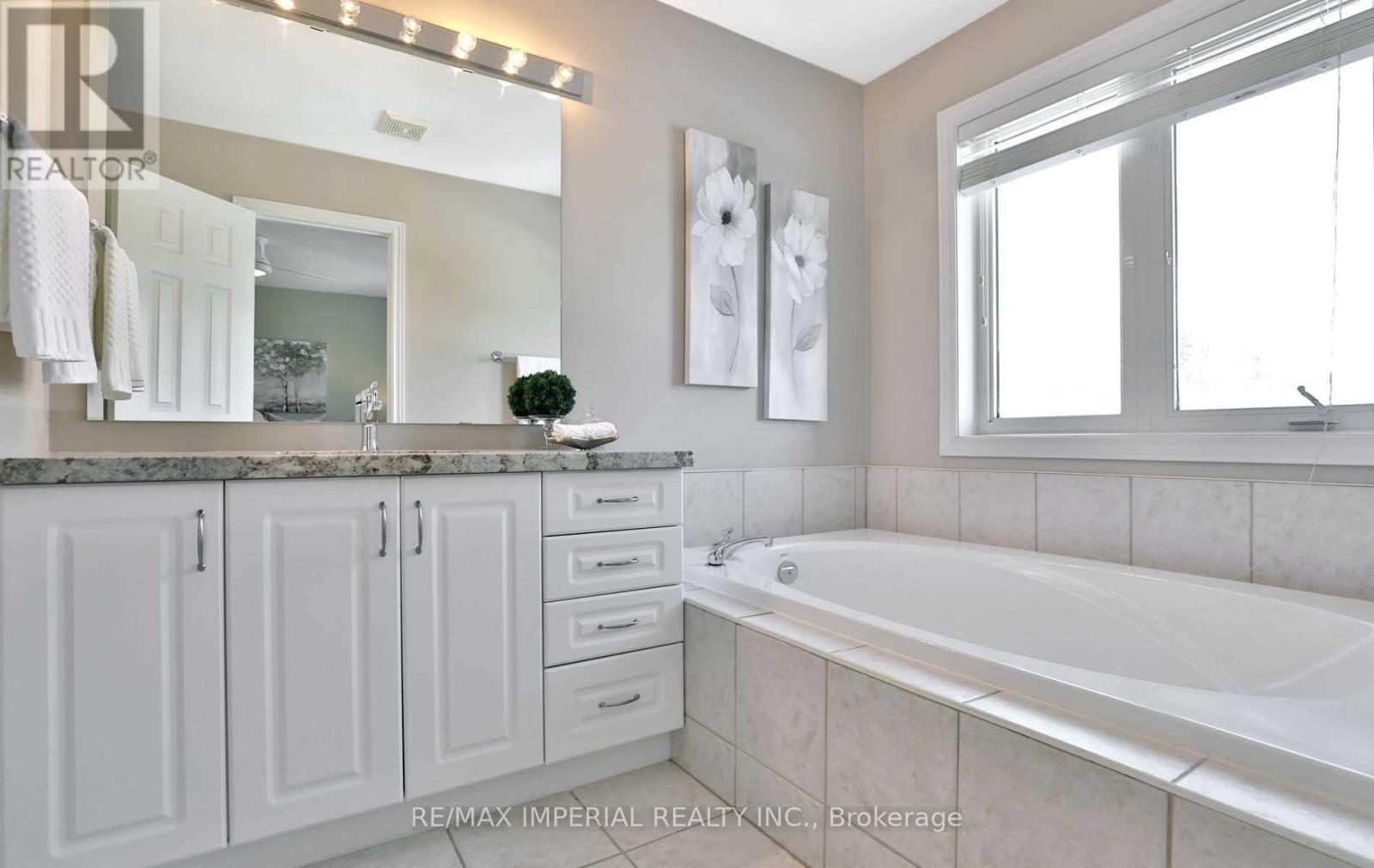 1233 Agram Drive, Oakville, Ontario  L6H 7P1 - Photo 9 - W13106470
