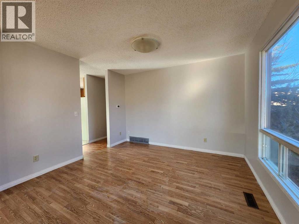 48 Bermondsey Court NW, Calgary, Alberta  T3K 1V7 - Photo 12 - A2287982
