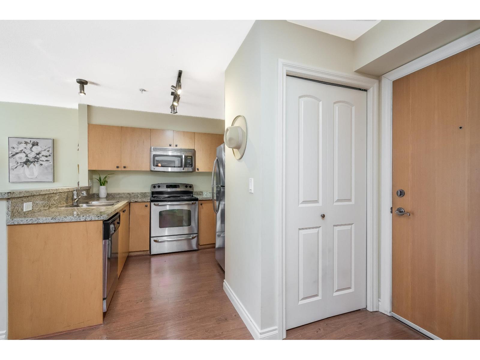 412 8717 160 Street, Surrey, British Columbia  V4N 5X7 - Photo 5 - R3078470