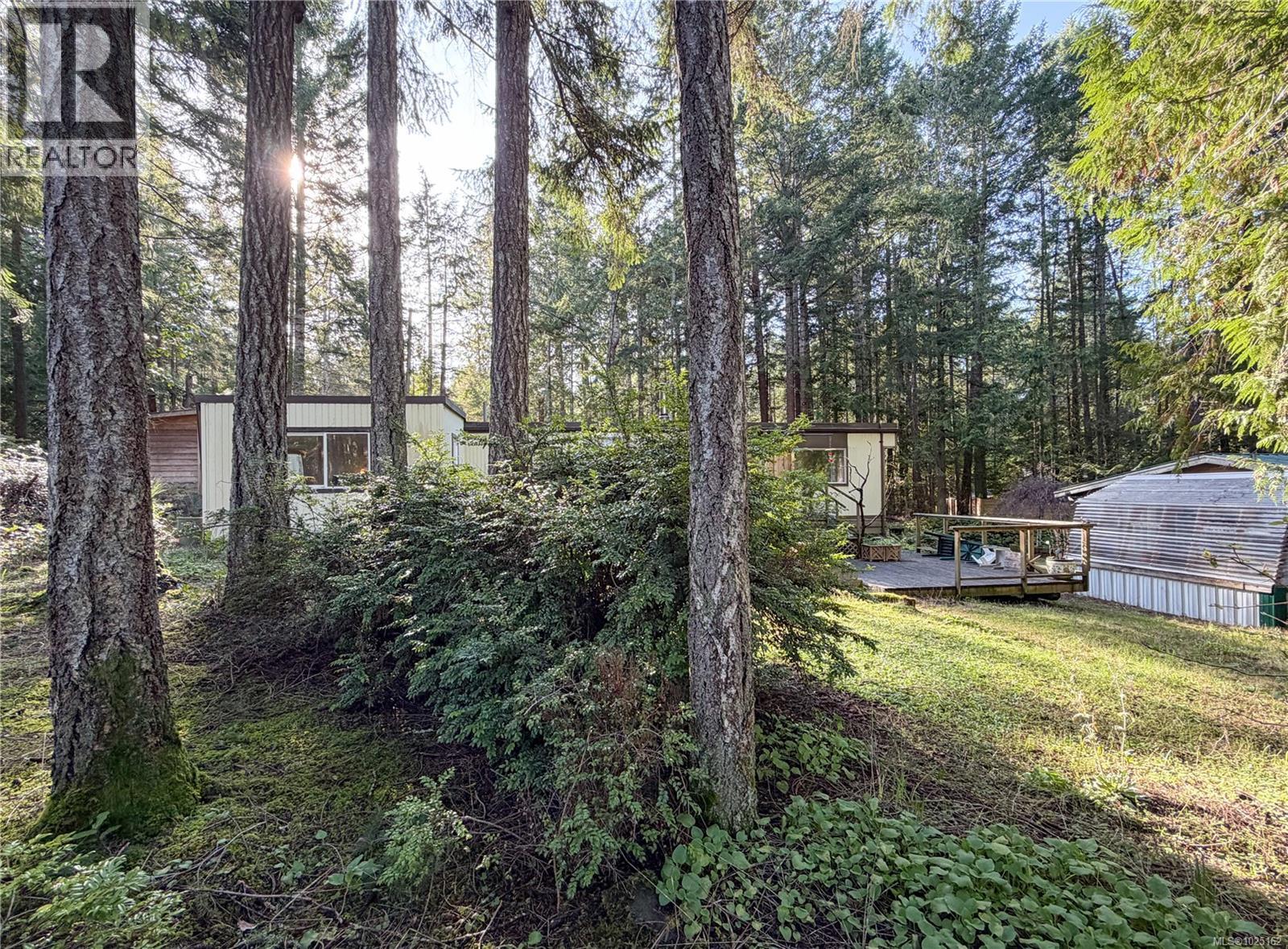365 King Rd, Gabriola Island, British Columbia  V0R 1X1 - Photo 2 - 1025162