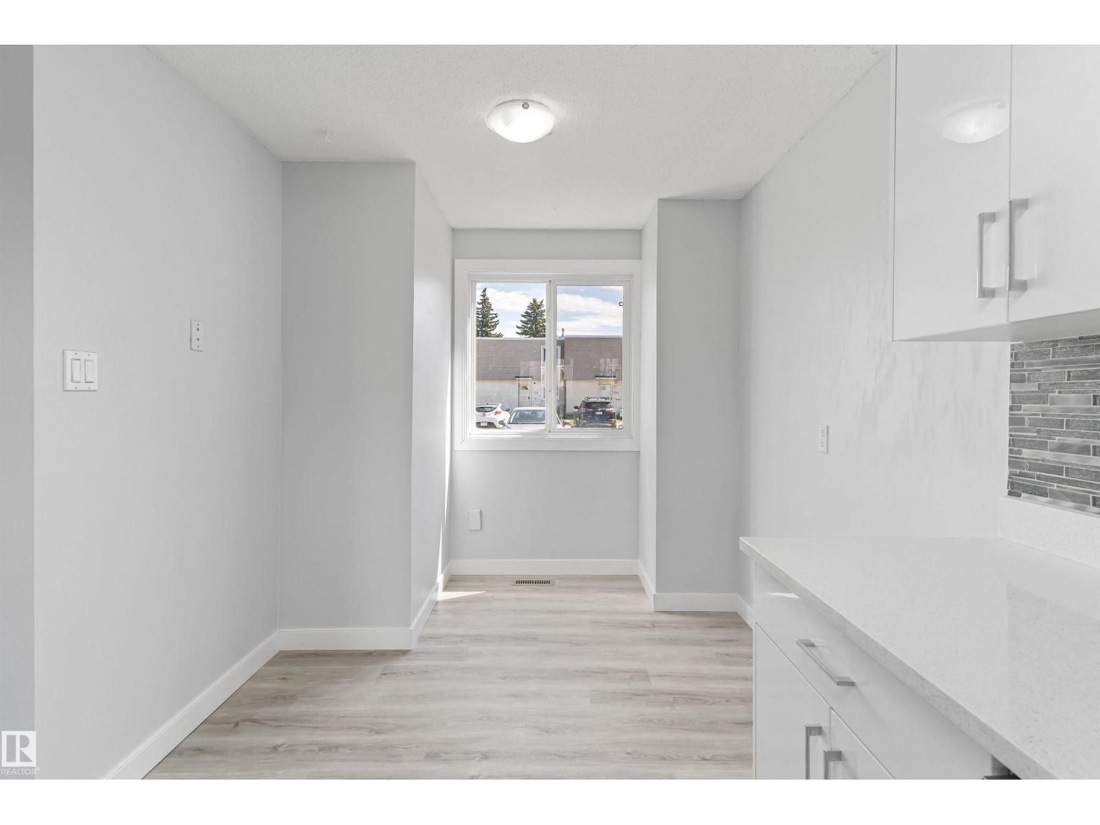 120 Cornell Co Nw, Edmonton, Alberta  T5C 3C3 - Photo 5 - E4486789