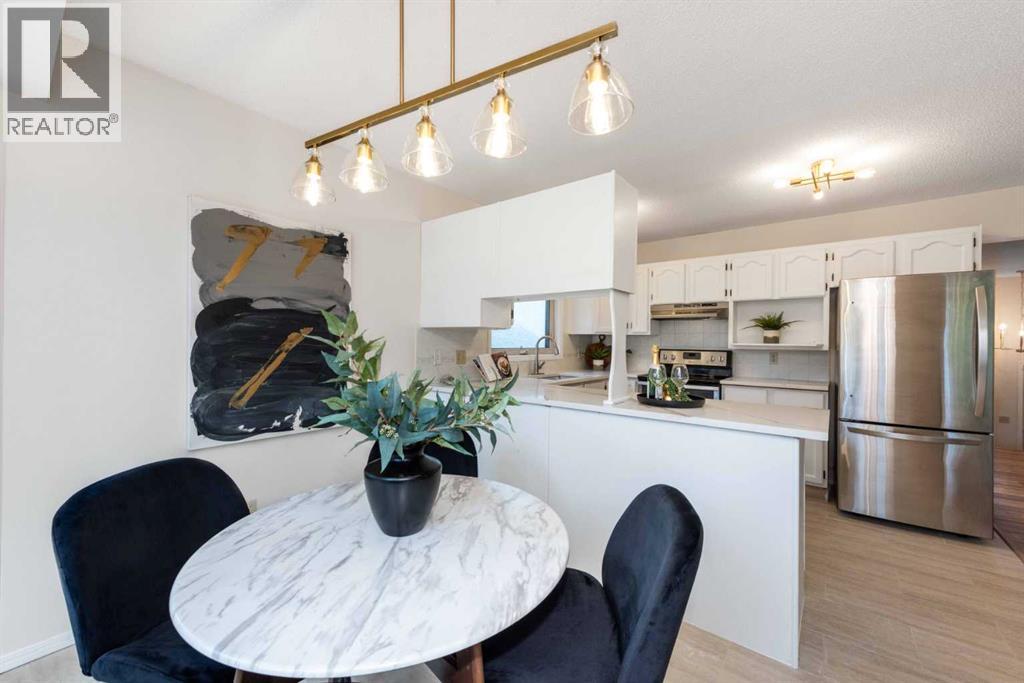 47 Hawkstone Drive NW, Calgary, Alberta