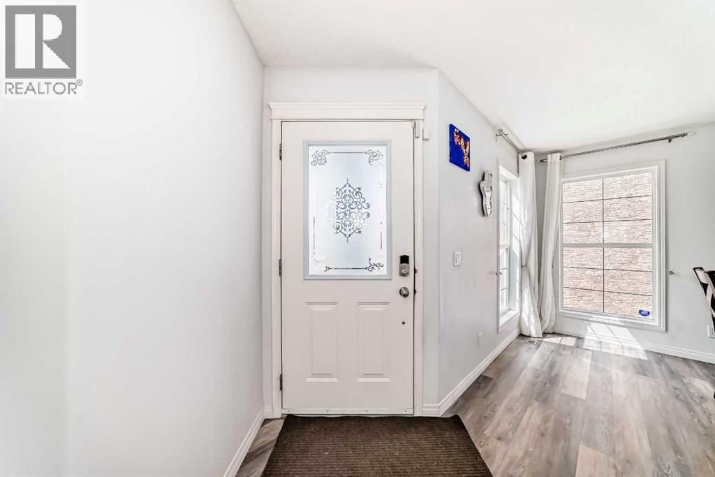 18 Westbury Place Sw, Calgary, Alberta  T3P 0B1 - Photo 3 - A2309586