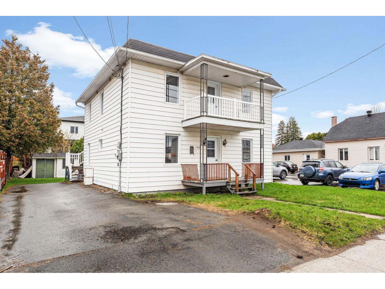 1988-1990 Rue St-Calixte Plessisville Quebec Canada G6L1R9 2