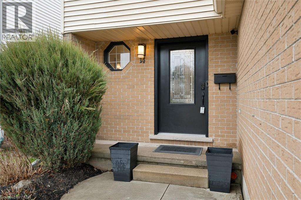 14 Wycliffe Place, Kitchener, Ontario  N2M 5J7 - Photo 2 - 40824027