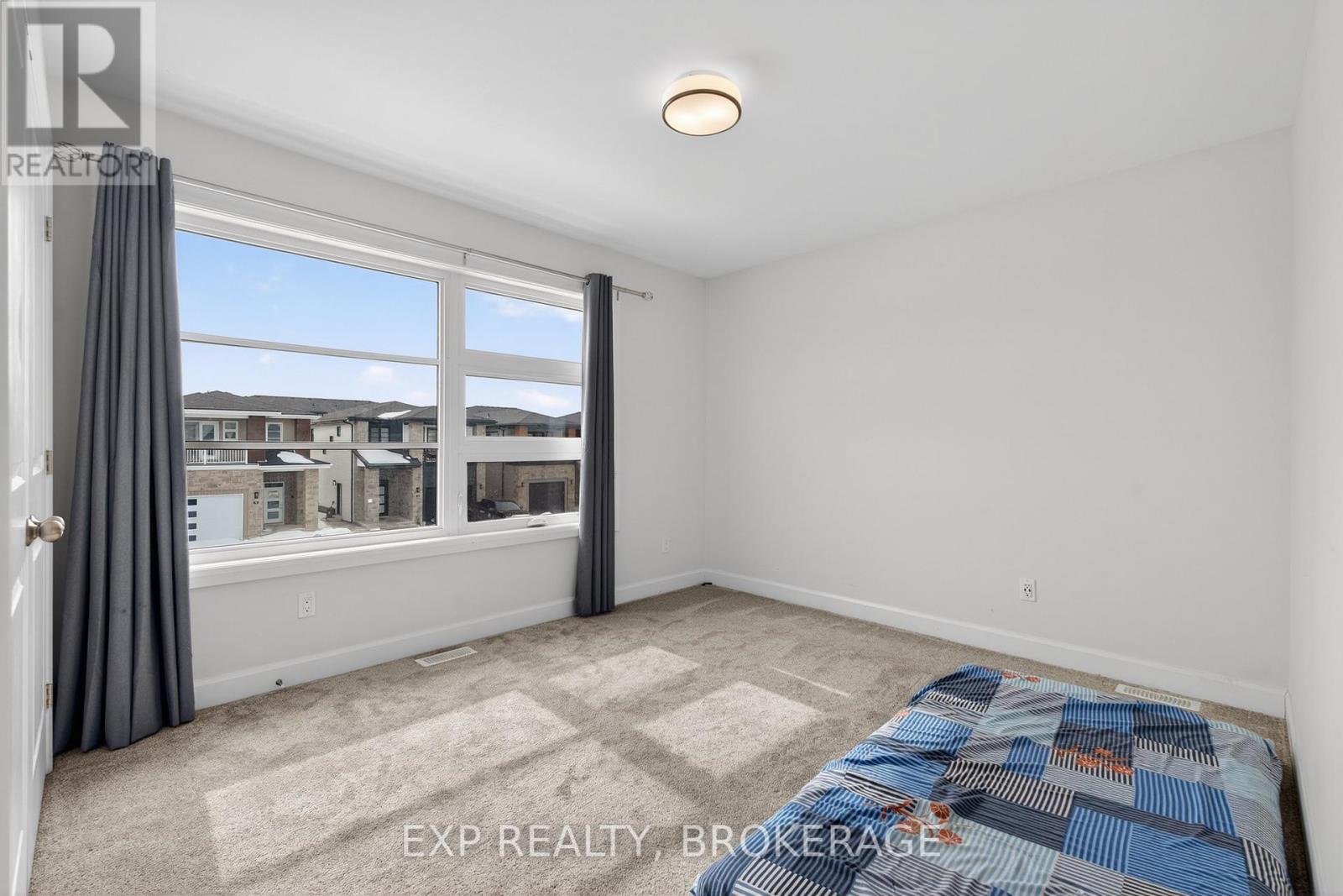 9 Erie Court E, Loyalist, Ontario  K7N 0E3 - Photo 30 - X12852816