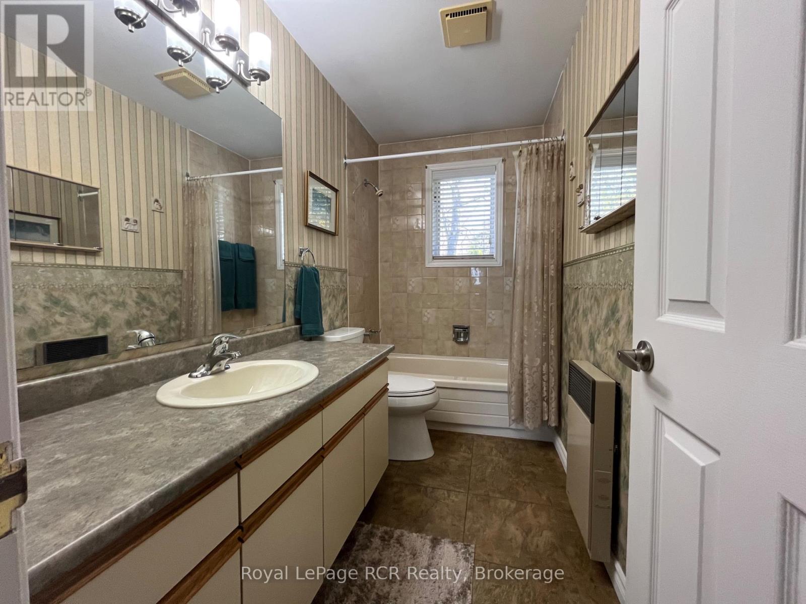11 Graham Crescent, South Bruce Peninsula, Ontario  N0H 2G0 - Photo 26 - X13106540