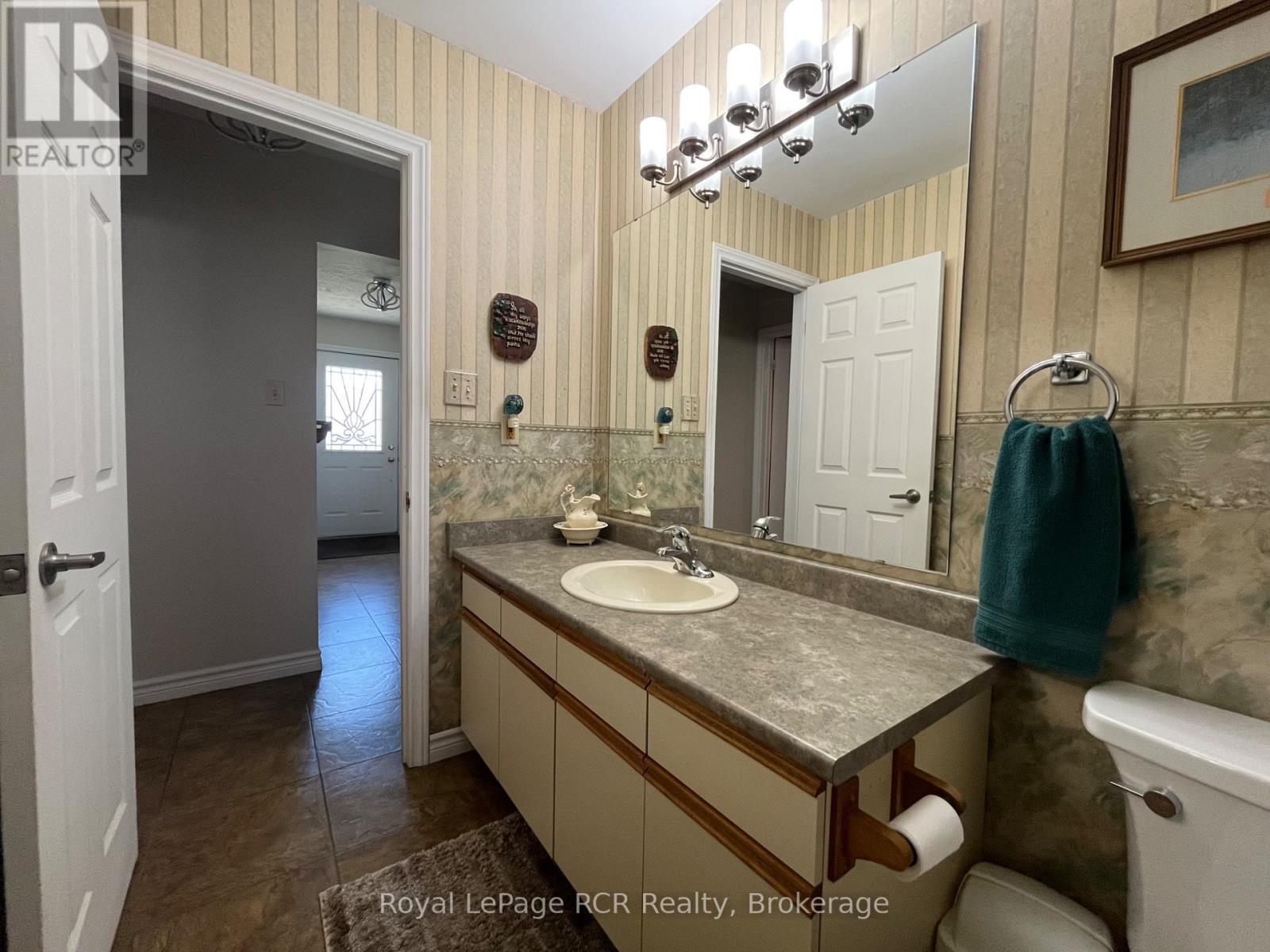 11 Graham Crescent, South Bruce Peninsula, Ontario  N0H 2G0 - Photo 27 - X13106540