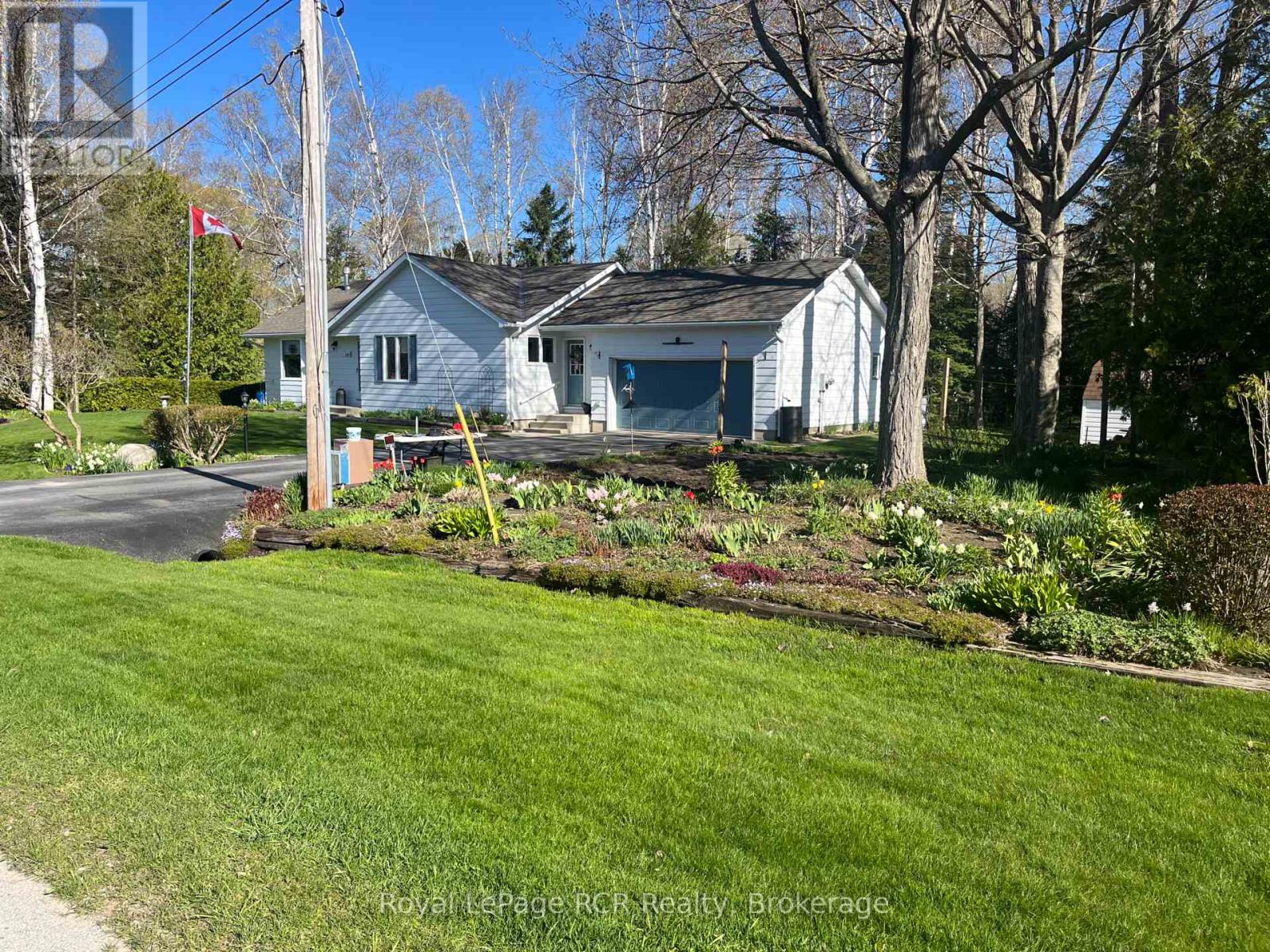 11 Graham Crescent, South Bruce Peninsula, Ontario  N0H 2G0 - Photo 3 - X13106540