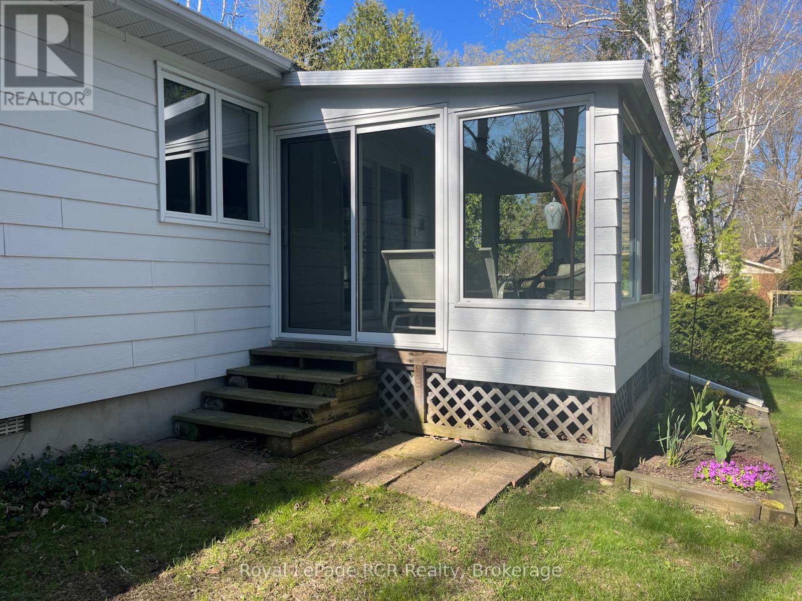 11 Graham Crescent, South Bruce Peninsula, Ontario  N0H 2G0 - Photo 8 - X13106540