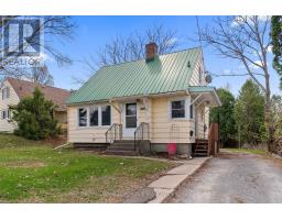 286 CHAMBERLAIN STREET, Pembroke, Ontario