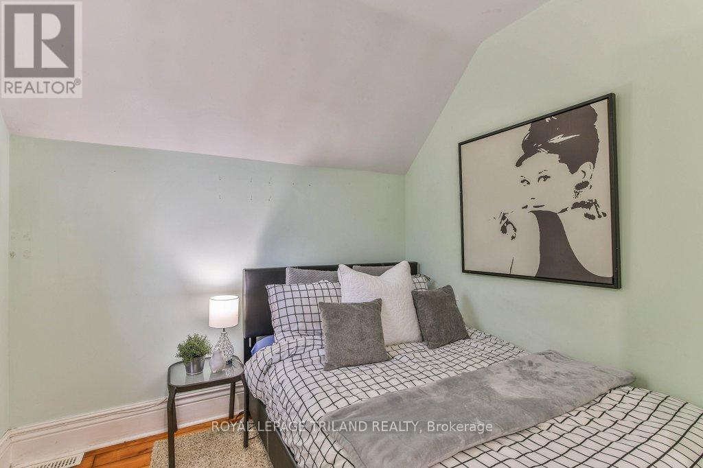 38 Byron Avenue E, London South, Ontario  N6C 1C5 - Photo 24 - X12991382