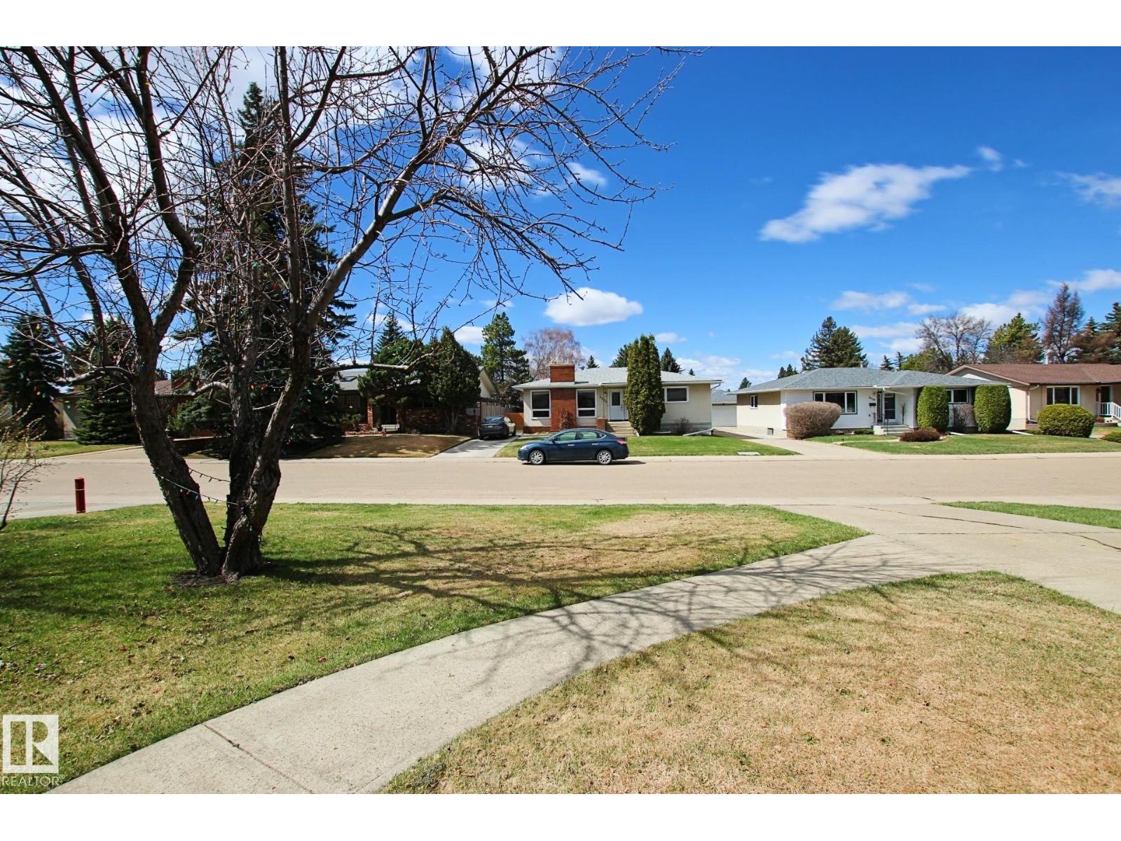 3539 104 St Nw, Edmonton, Alberta  T6J 2J8 - Photo 2 - E4486792