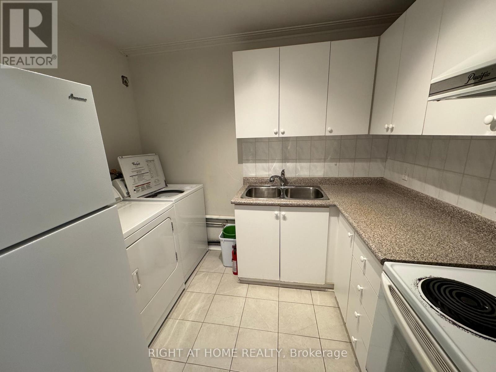 Upper Level - 53 James Gray Drive, Toronto, Ontario  M2H 1N8 - Photo 9 - C13106566