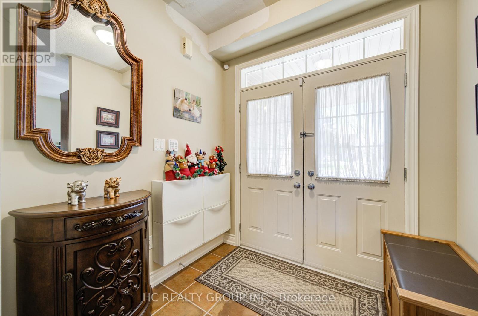 60 Brockdale Street, Richmond Hill, Ontario  L4E 4W2 - Photo 5 - N13106512