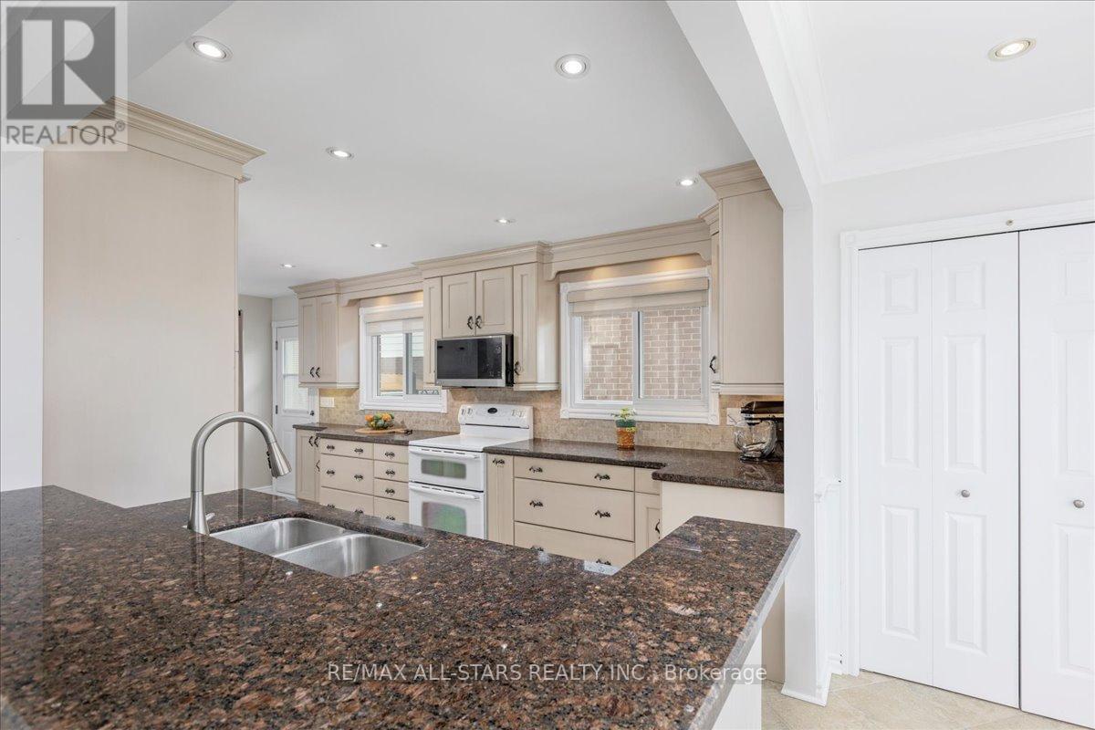 285 Orsi Avenue, Bradford West Gwillimbury, Ontario  L3Z 1B8 - Photo 10 - N13106552