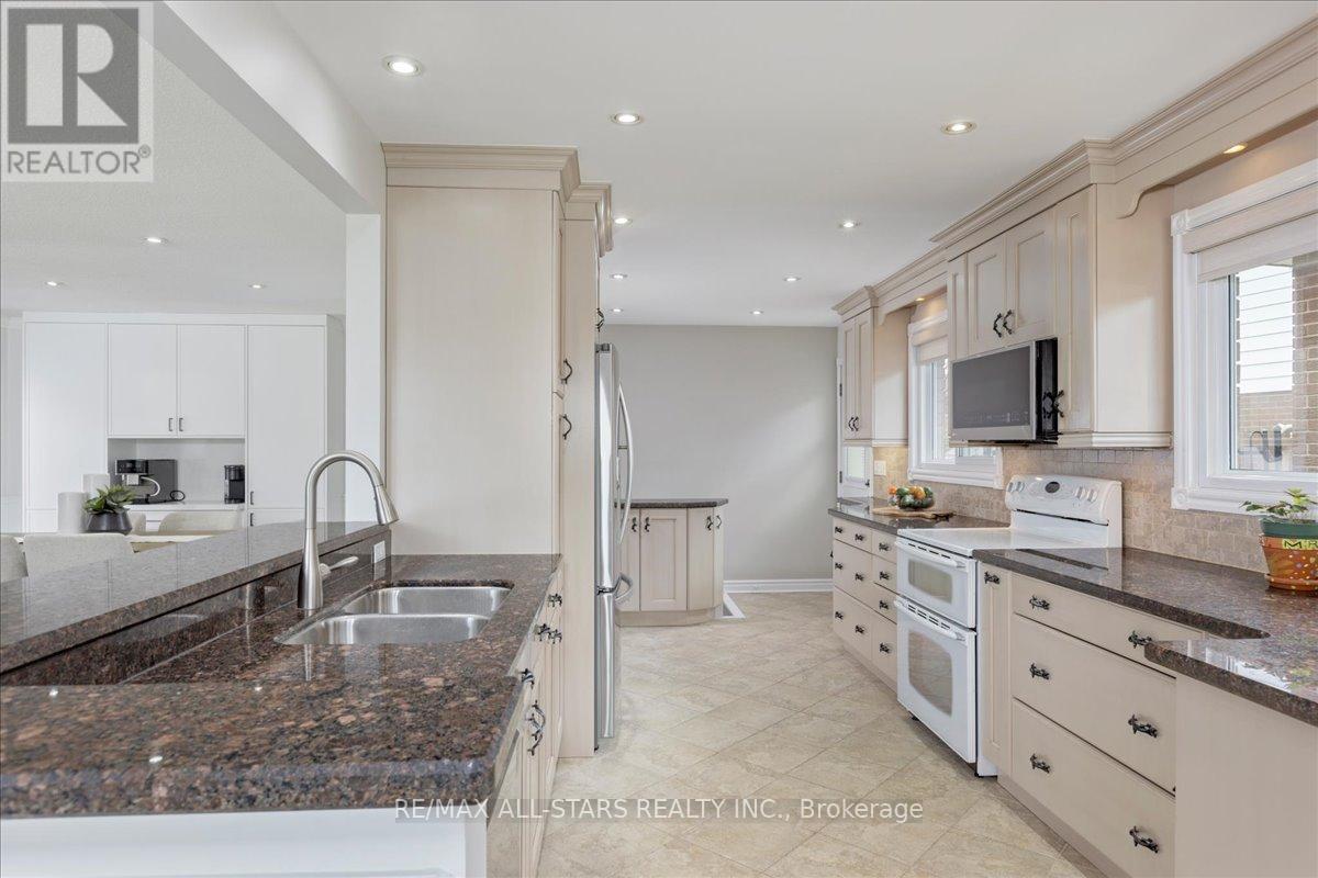 285 Orsi Avenue, Bradford West Gwillimbury, Ontario  L3Z 1B8 - Photo 11 - N13106552