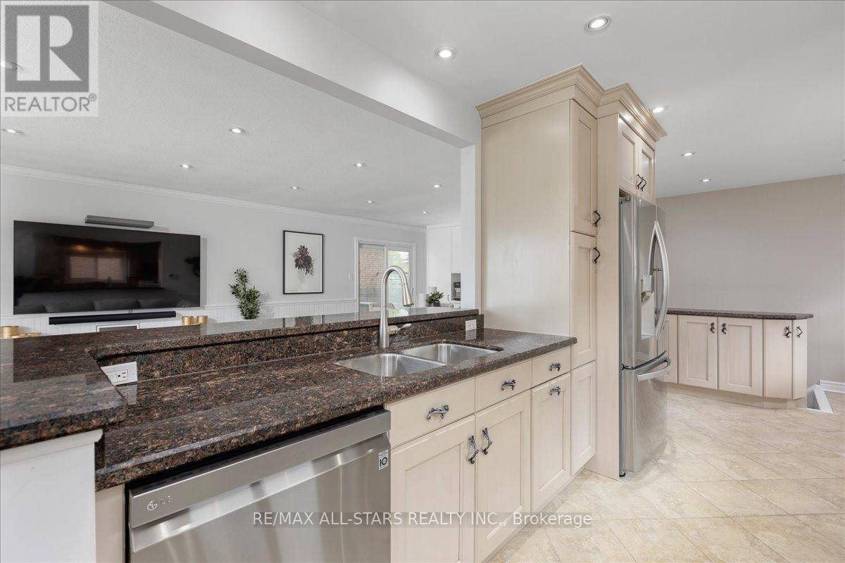 285 Orsi Avenue, Bradford West Gwillimbury, Ontario  L3Z 1B8 - Photo 12 - N13106552