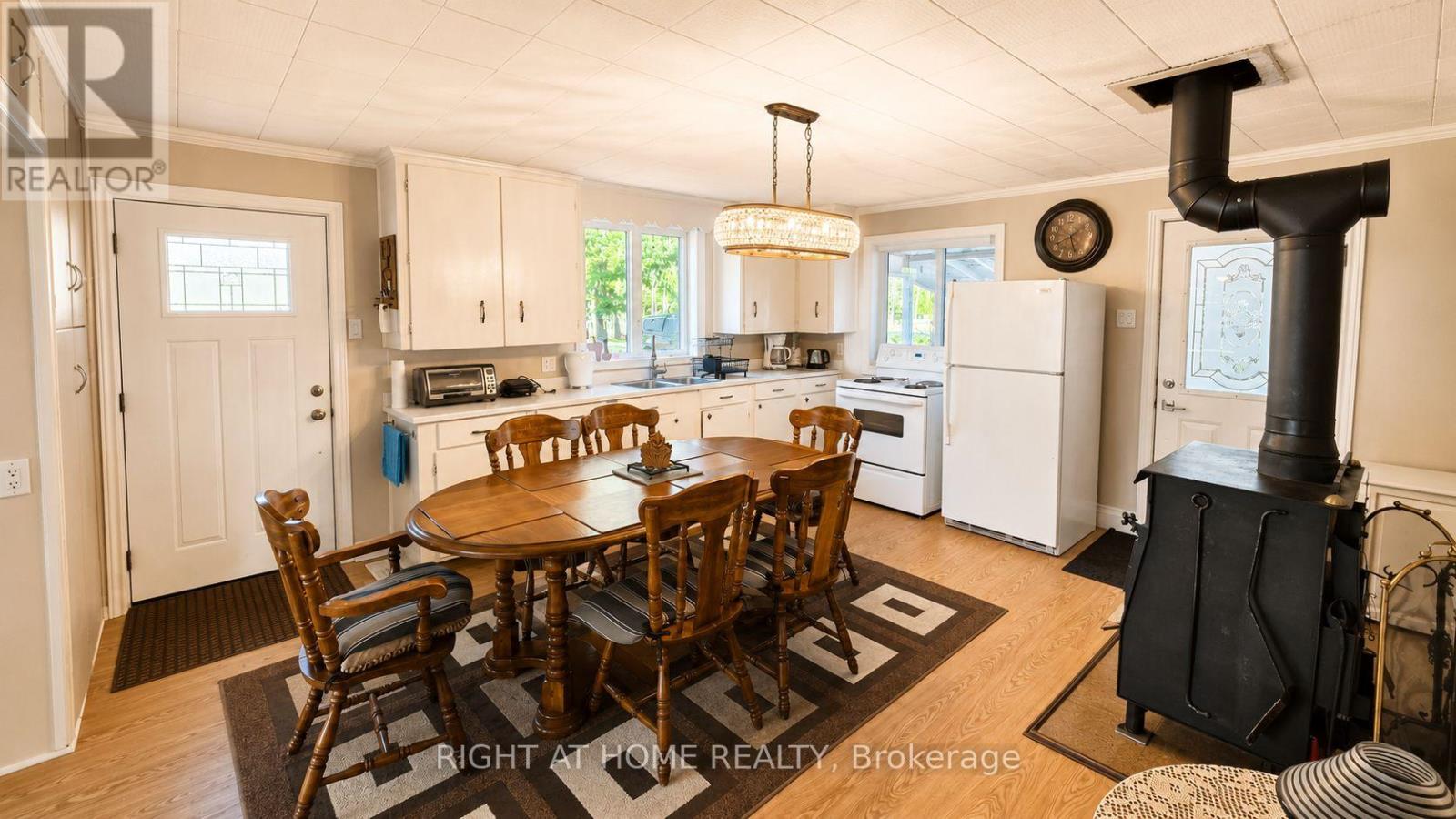640 Tiny Beaches Road N, Tiny, Ontario  L0L 2J0 - Photo 7 - S13106516