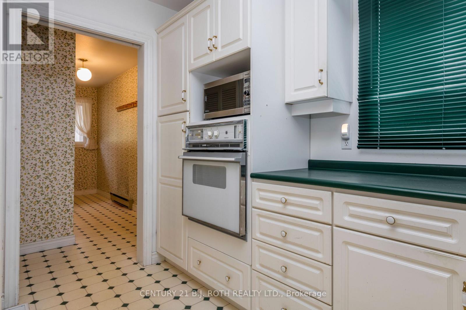 1056 Birchcliffe Crescent, Severn, Ontario  L3V 0W1 - Photo 10 - S13106560