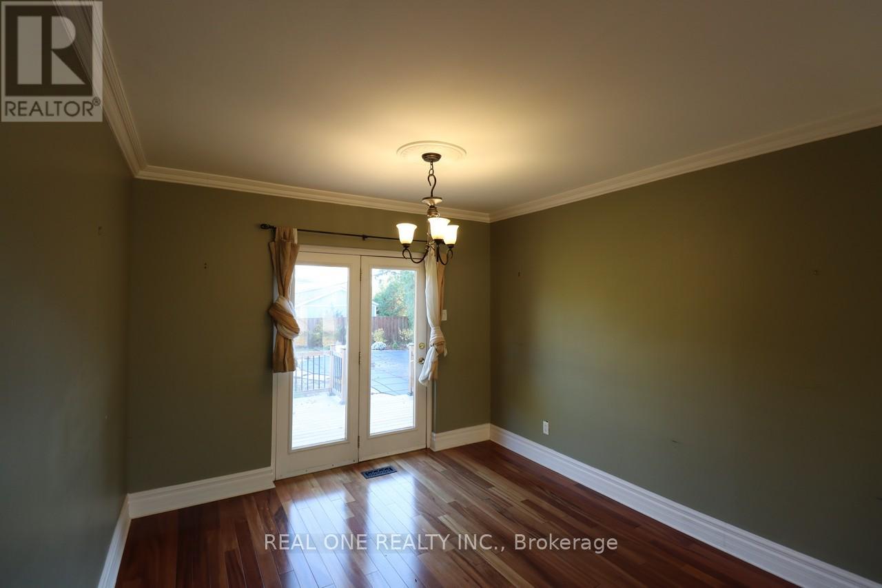 130 Mayfield Drive, Oakville, Ontario  L6H 1K7 - Photo 10 - W13106510