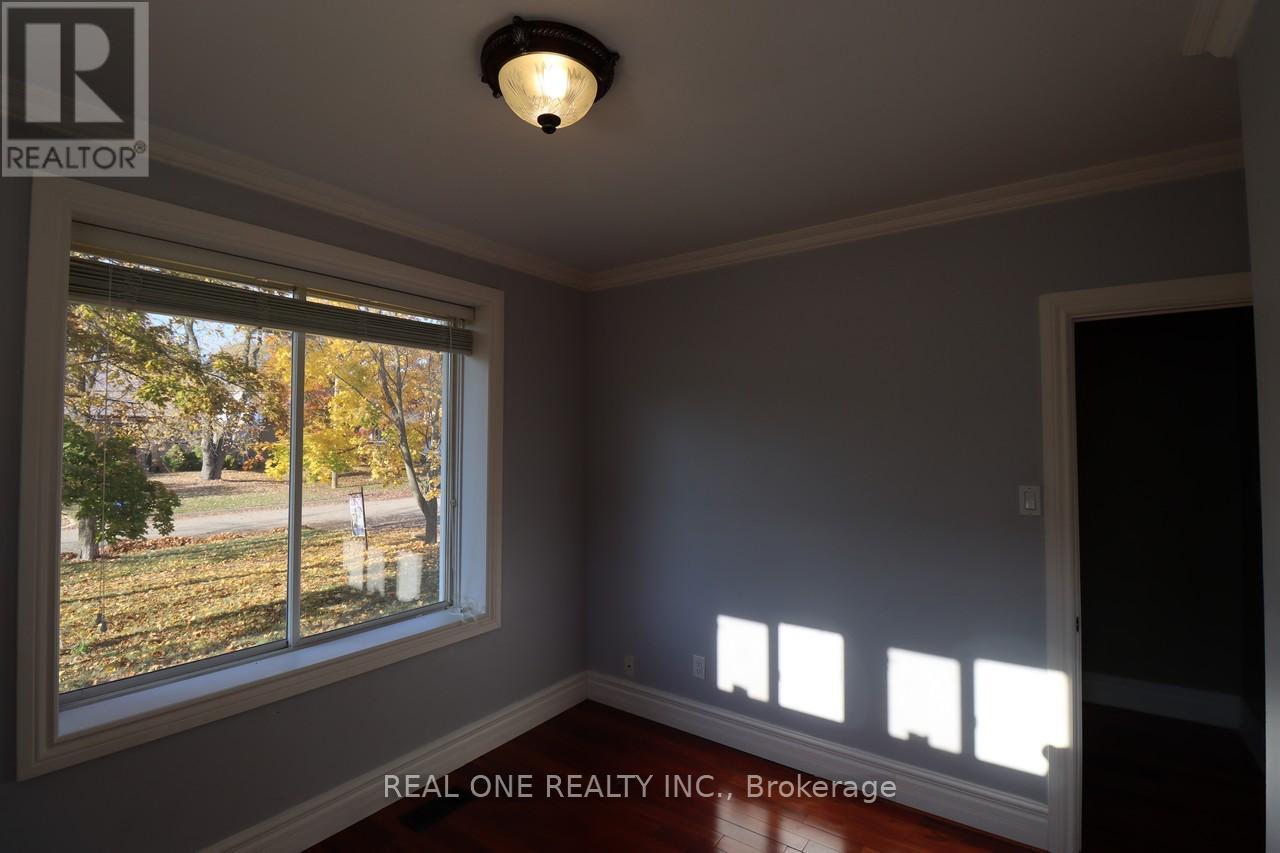130 Mayfield Drive, Oakville, Ontario  L6H 1K7 - Photo 14 - W13106510