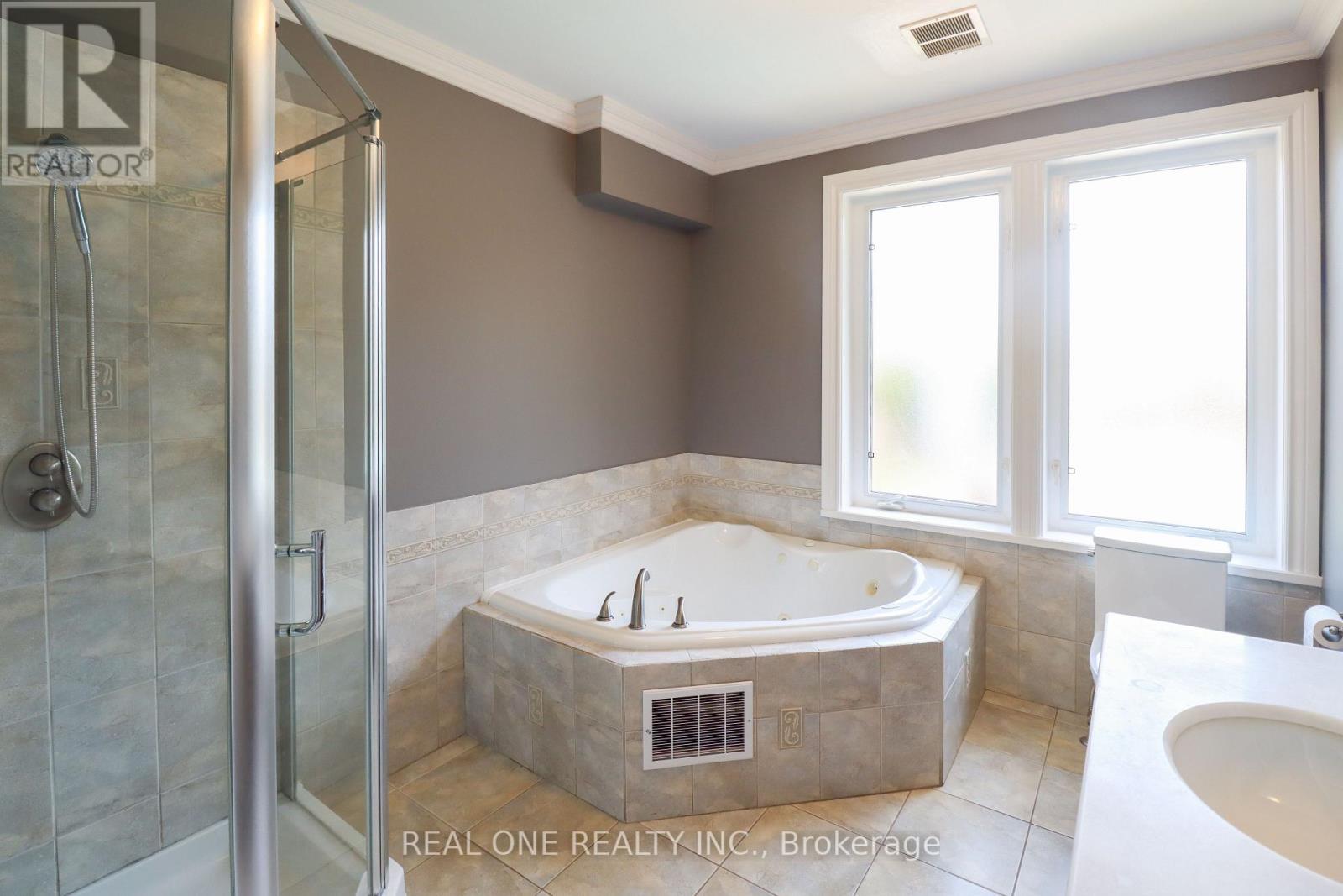 130 Mayfield Drive, Oakville, Ontario  L6H 1K7 - Photo 15 - W13106510