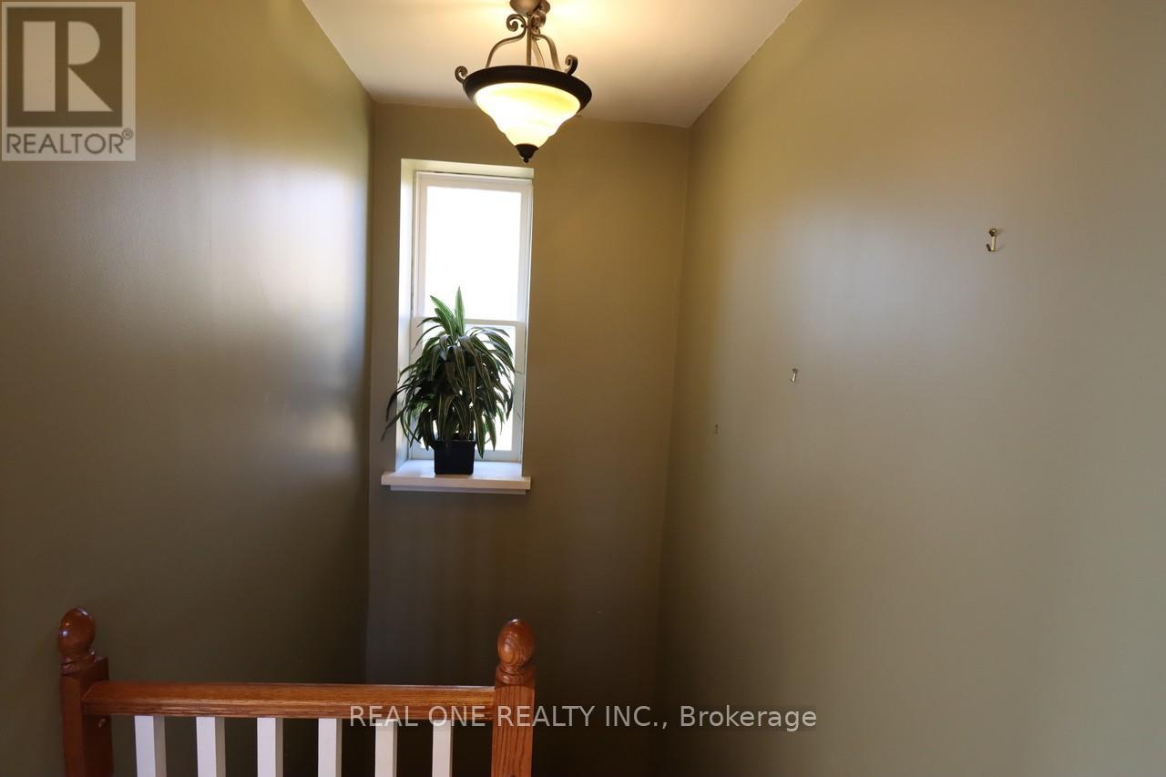 130 Mayfield Drive, Oakville, Ontario  L6H 1K7 - Photo 17 - W13106510
