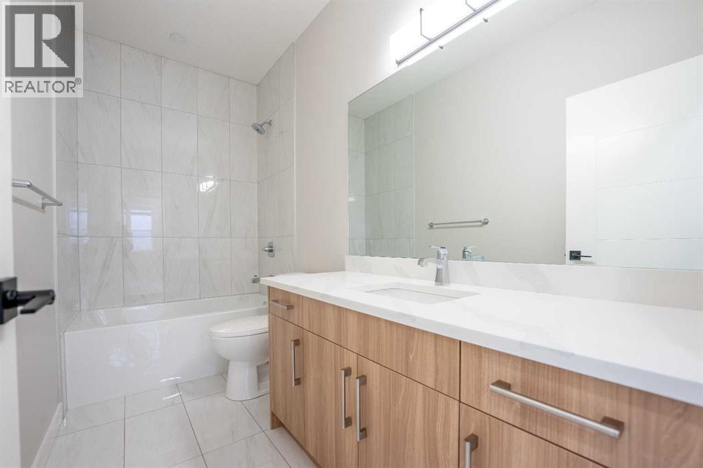 66 Baysprings Gardens SW, Airdrie, Alberta  T4B 5C6 - Photo 26 - A2307758