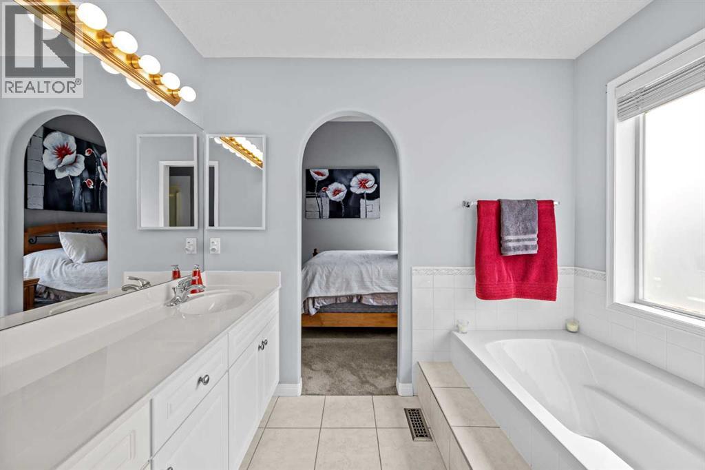 187 West Lakeview Circle, Chestermere, Alberta  T1X 1H7 - Photo 22 - A2308914